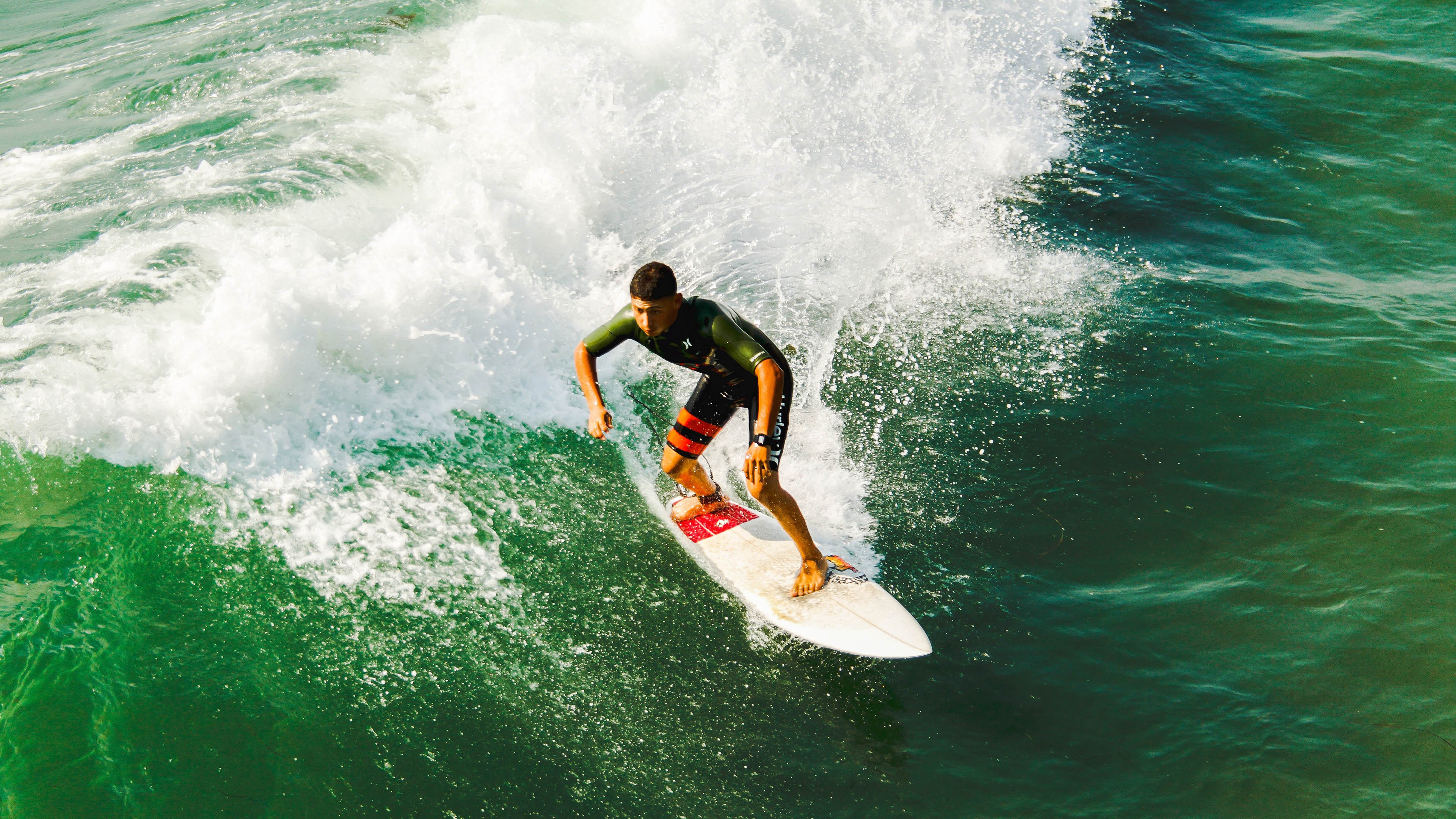 壓倒性控球率傳達出球隊實力和戰術，压倒性的实力前一句